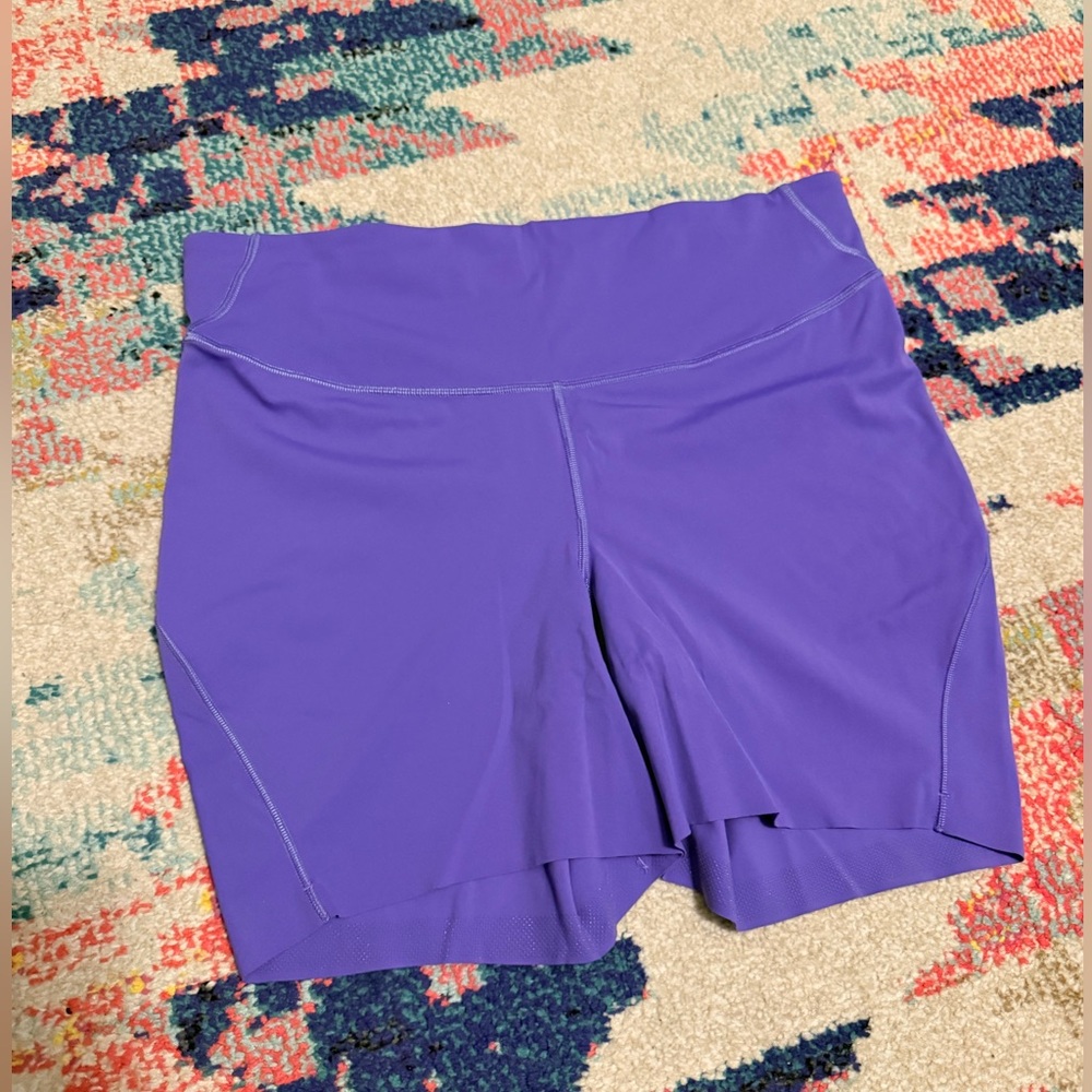 lululemon athletica Base Pace shorts - Picture 2 of 6